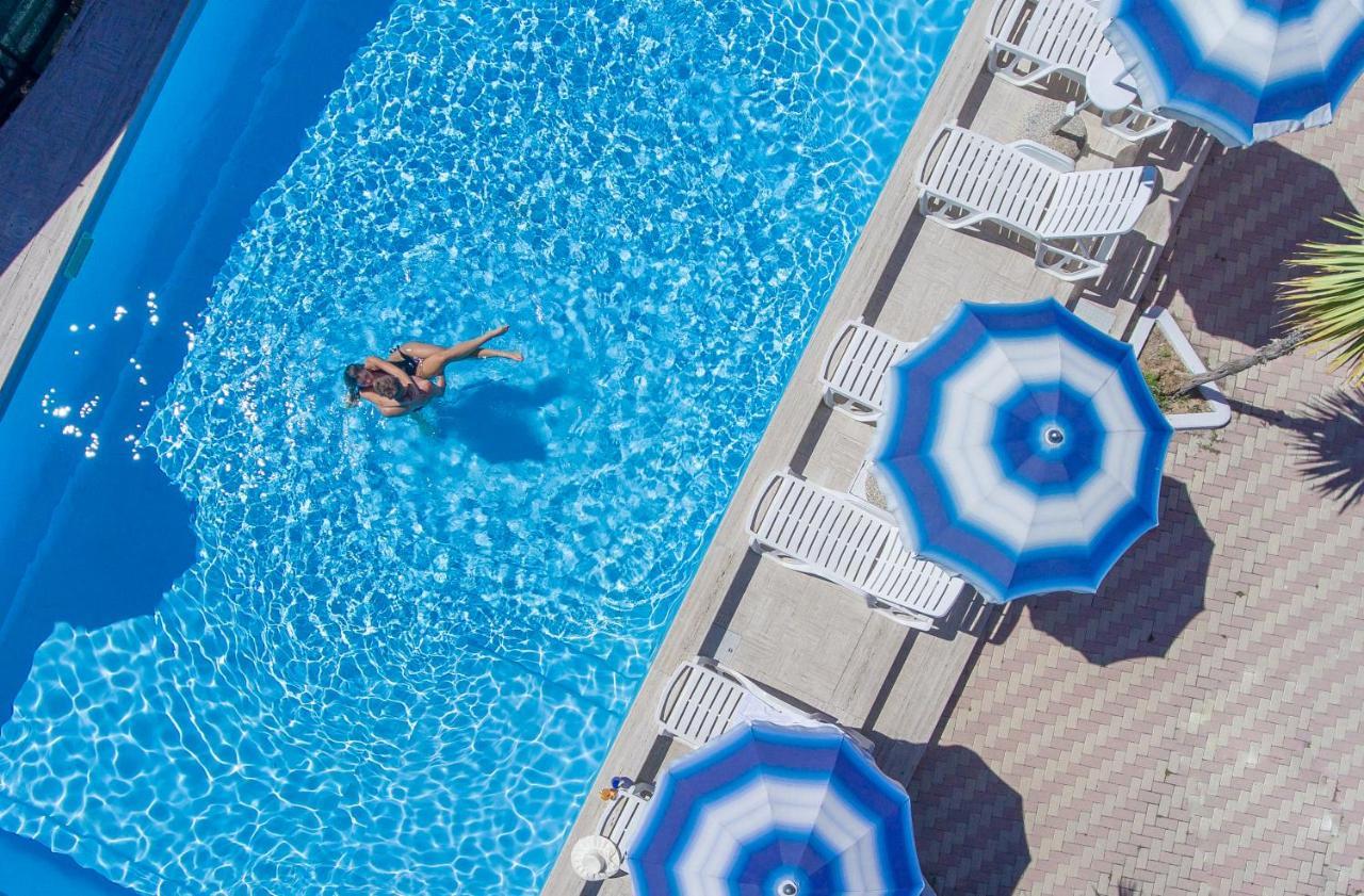 Onda Hotel Silvi Marina Buitenkant foto