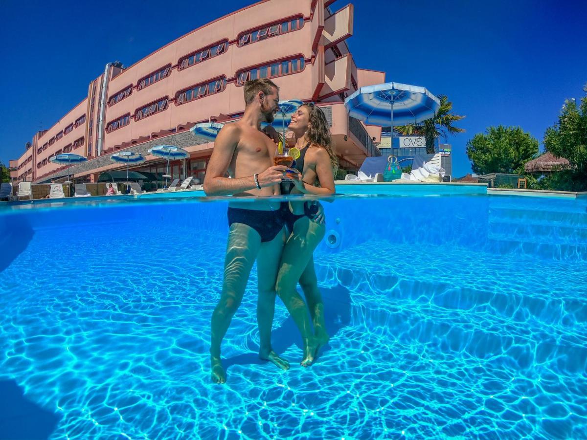 Onda Hotel Silvi Marina Buitenkant foto