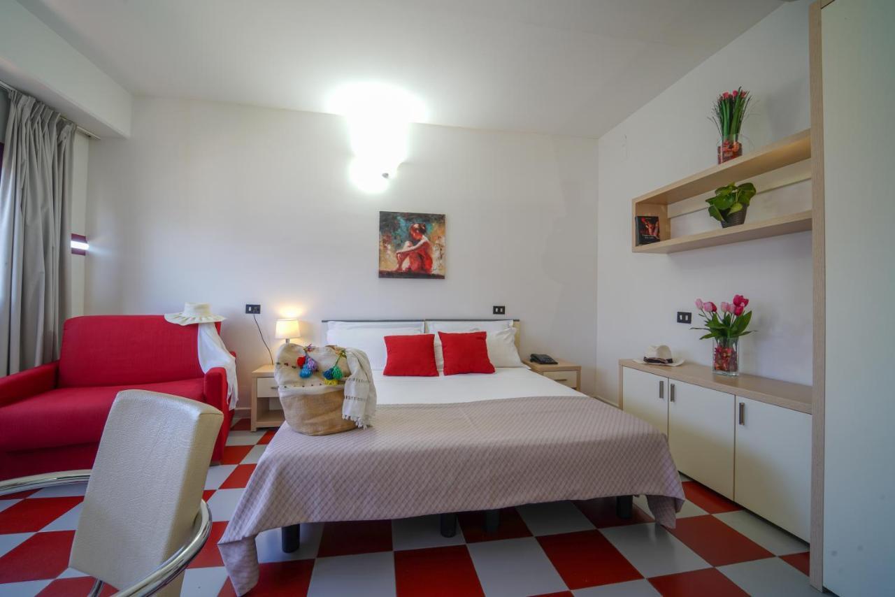 Onda Hotel Silvi Marina Buitenkant foto