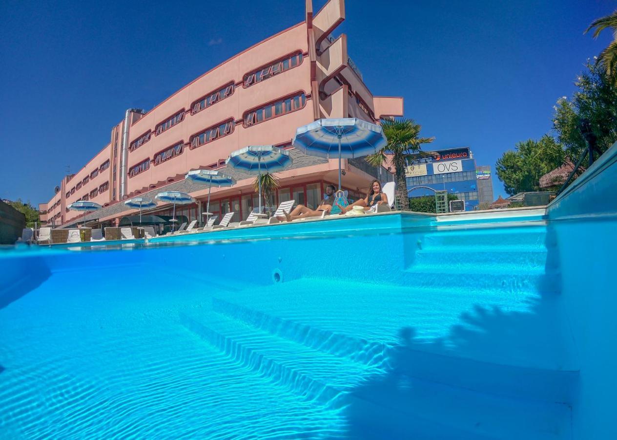 Onda Hotel Silvi Marina Buitenkant foto