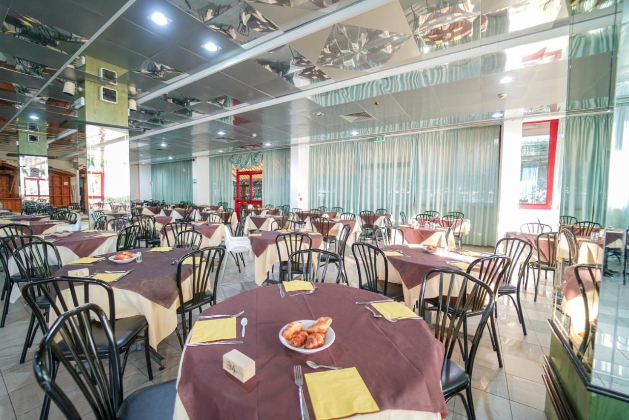 Onda Hotel Silvi Marina Buitenkant foto