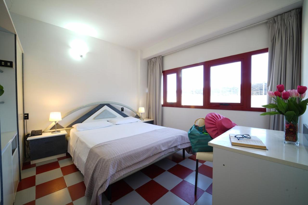 Onda Hotel Silvi Marina Buitenkant foto